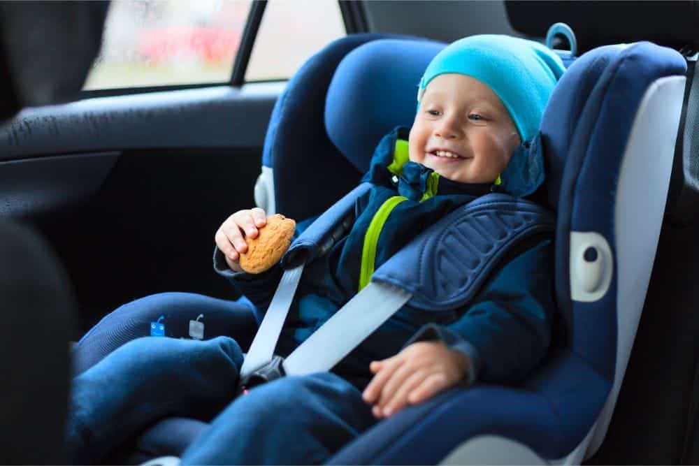 mirosurile neplăcute din scaunul auto al copilului
